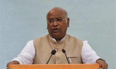 विपक्ष की आवाज दबा रही  मोदी सरकार: खड़गे