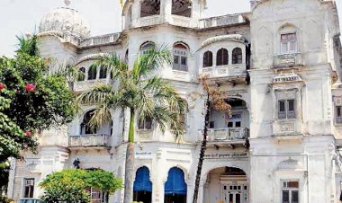 अकाल तख्त ने तदर्थ हरियाणा सिख गुरुद्वारा प्रबंधक कमेटी की बैठकें करने पर रोक लगाई