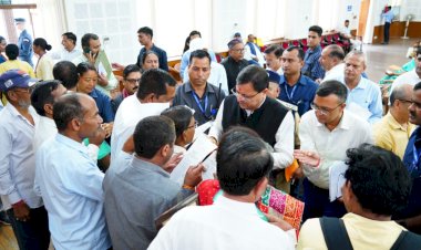 मुख्यमंत्री धामी ने सुनी जन समस्याएं,अधिकारियों को दिये समस्याओं का शीघ्र समाधान के निर्देश
