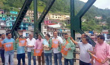 थराली में भाजपा कार्यकर्ताओं ने मनाया बागेश्वर की जीत का जश्न