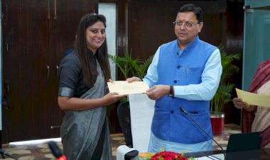 सीएम धामी ने सौंपे 57 सहायक अभियोजन अधिकारियों को नियुक्ति पत्र