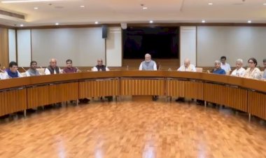 पीएम मोदी की अध्यक्षता में हुई अहम कैबिनेट बैठक में महिला आरक्षण बिल को मंजूरी: सूत्र