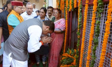 सीएम धामी ने दी राज्य आंदोलकारियों को श्रद्धांजलि