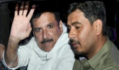 आप सांसद संजय सिंह की रिहाई के लिए खून से लिखा पत्र