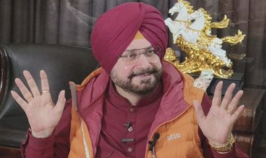 नवजोत सिद्धू का दावा, AAP पंजाब में शराब और खनन में पैसा कमा रही है