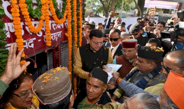 राज्य स्थापना दिवस पर सीएम धामी ने दी शहीदों को श्रद्धांजलि