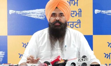 आम आदमी पार्टी ने सुप्रीम कोर्ट का किया धन्यवाद, कहा – यह फैसला संविधान और लोकतंत्र को मजबूत बनाने वाला