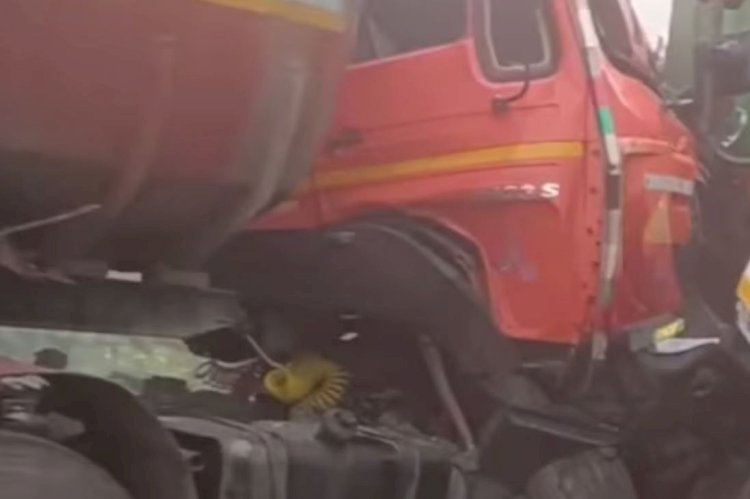 संगरूर में 2 ट्रकों के बीच कार फंसने से 6 की मौत