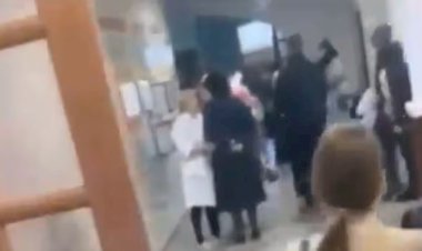 रूस : 14 वर्षीय लड़की ने आत्महत्या करने से पहले अपने सहपाठी की गोली मारकर हत्या कर दी, 5 को घायल कर दिया