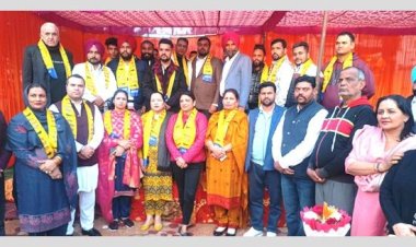 चंडीगढ़: एनजीओ ह्यूमन राइट्स फोर्स की चेयरपर्सन समेत कई लोग आप में शामिल हुए