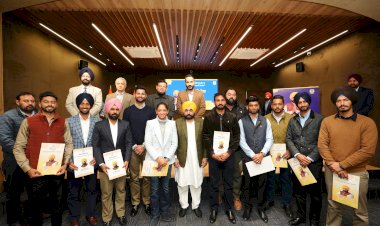 नये युग की शुरुआत करते हुये मुख्यमंत्री ने 11 खिलाडिय़ों को पी. सी. एस. और पी. पी. एस. की नौकरियाँ दीं