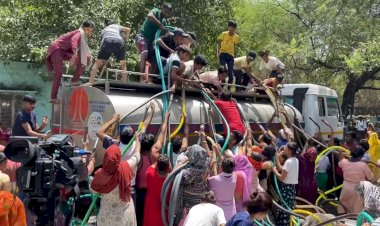 दिल्ली में जल संकट, टैंकर के पीछे दौड़ते दिखे लोग, अरविंद केजरीवाल ने BJP से मांगी मदद !