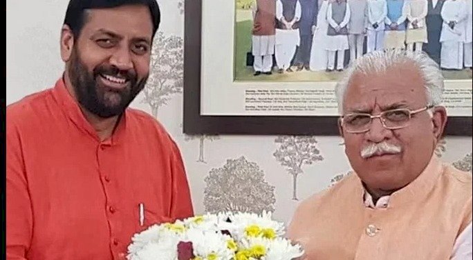 सरकार पर संकट के बाद एक्शन में RSS, सीएम और पूर्व सीएम के साथ आपात बैठक में की चर्चा