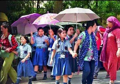 छुट्टियों में दादी नानी से सेवा भाव और भजन सीखेंगे बच्चे