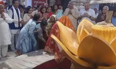 नवीन जिंदल ने मन्नत पूरी होने पर मां भद्रकाली मंदिर में खोला धागा, चढ़ाए चांदी के घोड़े