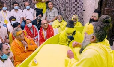 प्रेमानंद जी महाराज जी की प्रदीप मिश्रा को नसीहत, सिर्फ एक बात पर खत्म हो जाएगा विवाद