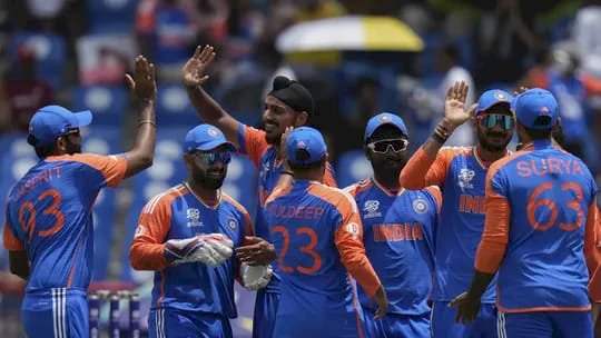 ऑस्ट्रेलिया पर शानदार जीत के साथ सेमीफाइनल में पहुंचा भारत, कंगारू टीम से वनडे वर्ल्डकप की हार का लिया बदला, रोहित ब्रिगेड के सामने ढेर हो गए कंगारू