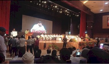 हिसार पहुंचे CM नायब सैनी, राज्य स्तरीय शहरी स्थानीय निकाय जनप्रतिनिधि सम्मेलन में किया शिरकत