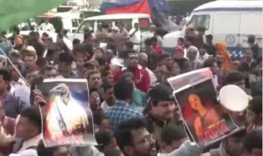 कोलकाता रेप और हत्या मामले में आरोपी संजय रॉय को आजीवन कारावास और 50,000 रुपये की सजा सुनाई गई. जुर्माना...