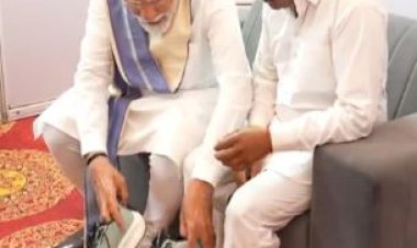 कौन हैं रामपाल कश्यप, जिन्हें पीएम मोदी ने 14 साल बाद पहनाए जूते?