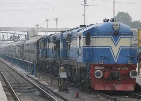 भारत-पाकिस्तान तनाव के बीच ट्रेनों को लेकर आया बड़ा अपडेट