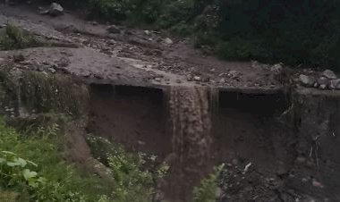 धराली के बाद अब उत्तराखंड में इस जगह बादल फटा, मची तबाही