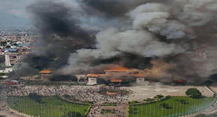 नेपाल में हिंसा के चलते काठमांडू AirPort बंद, सड़कें सूनी; भारतीय सीमा पर हाई अलर्ट