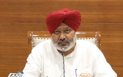 प्रधानमंत्री की राहत पंजाब के बाढ़ प्रभावित लोगों के साथ एक क्रूर मजाक: मंत्री हरपाल चीमा