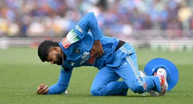 क्रिकेटर श्रेयस अय्यर ICU से बाहर, सिडनी के अस्पताल में भर्ती, जानें अब कैसी है तबीयत