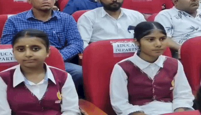 पंजाब सरकार का डिजिटल इनिशिएटिव: ‘इंग्लिश हेल्पर’ ऐप लॉन्च, सरकारी स्कूलों में अंग्रेजी सीखना हुआ आसान