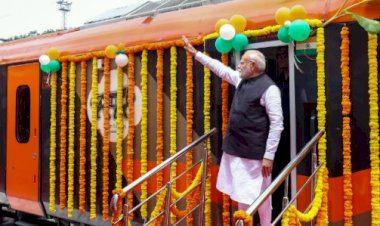 पीएम मोदी ने चार वंदे भारत एक्सप्रेस ट्रेनों को दिखाई हरी झंडी