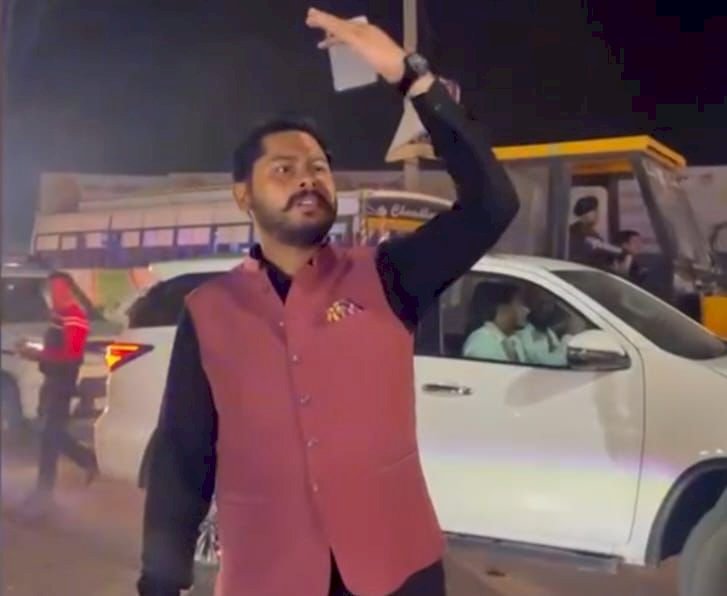 जाम में फँसी एम्बुलेंस देख खुद सड़क पर उतरे AAP विधायक, बचाई मरीज की जान, लापरवाह पुलिस पर लिया कड़ा एक्शन!