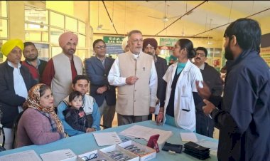 मरीजों की सुविधाओं और चिकित्सा व्यवस्था की गुणवत्ता जांचने पहुंचे AAP विधायक, जनता के लिए बेहतर स्वास्थ्य सेवाएं सुनिश्चित करने का दिया भरोसा