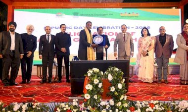 केंद्रीय राज्य मंत्री प्रो. एस.पी. सिंह बघेल ने गणतंत्र दिवस 2026 के विशेष अतिथि के रूप में आमंत्रित पंचायत प्रतिनिधियों को सम्मानित किया
