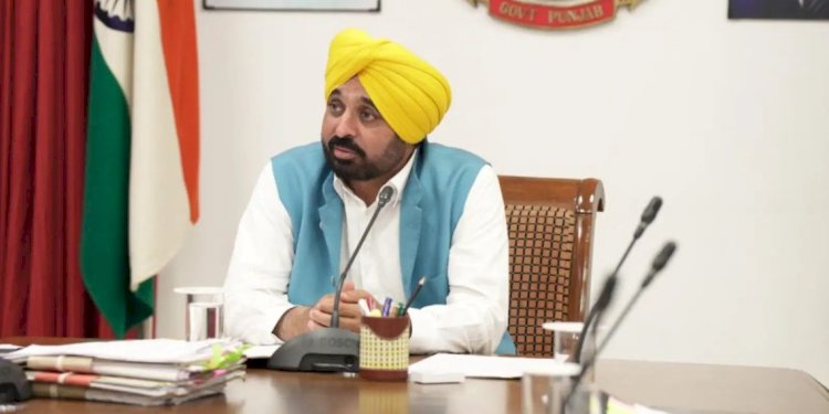 2025 में पंजाब प्रशासन में बड़ा डिजिटल बदलाव: 1.85 लाख लोगों को घर बैठे मिलीं 437 सेवाएं, मान सरकार ने खत्म किया दफ्तरों का चक्कर