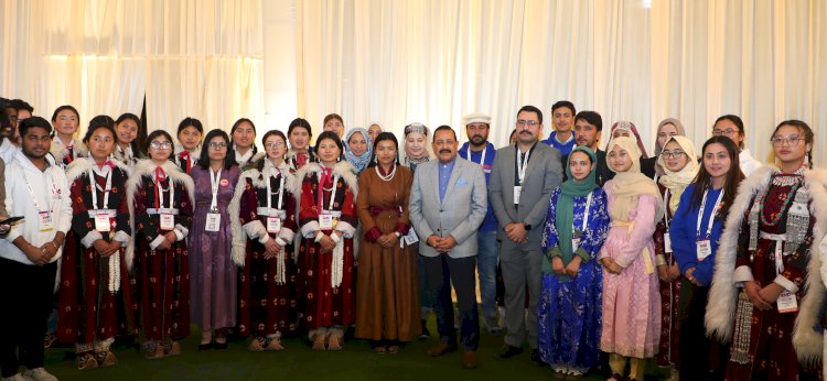 केंद्रीय मंत्री डॉ. जितेंद्र सिंह ने ‘विकसित भारत यंग लीडर्स डायलॉग’ में भाग लेने वाले जम्मू-कश्मीर और लद्दाख के दल के साथ अनौपचारिक बातचीत की