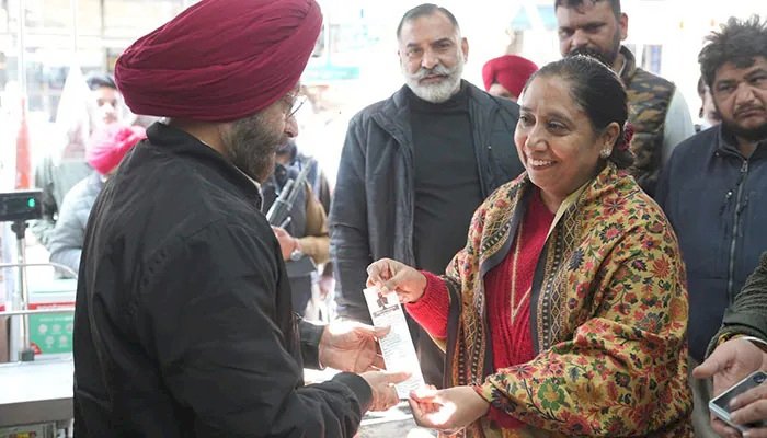 कैबिनेट मंत्री डॉ. बलजीत कौर ने खुद घर-घर जाकर ‘मुख्यमंत्री सेहत योजना’ के बारे में लोगों को किया जागरूक 