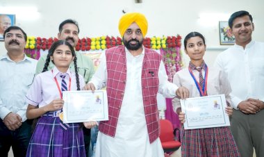 मुख्यमंत्री भगवंत सिंह मानने आदमपुर के स्कूल ऑफ एमिनेंस में विद्यार्थियों से की मुलाकात