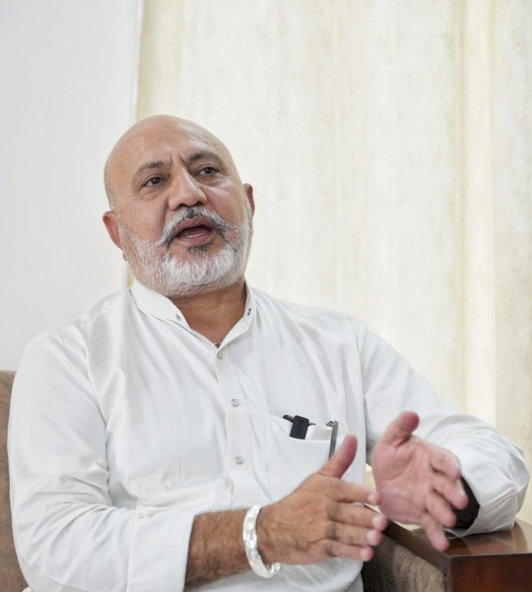 आप नेता बलतेज पन्नू ने पंजाबी कलाकार एमी विर्क से फोन पर की बात,यूएई में फंसे परिवार का जाना हाल