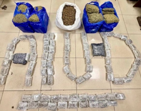 AIU ने छत्रपति शिवाजी महाराज अंतर्राष्ट्रीय हवाई अड्डे पर नशीले पदार्थों की तस्करी के मामले में 4 यात्रियों को किया गिरफ्तार 