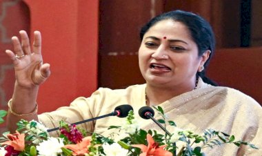 दिल्ली के CM ने सरकारी अधिकारियों को गाड़ियों का इस्तेमाल कम से कम करने का दिया निर्देश 
