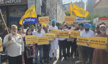 पेट्रोल-डीज़ल की बढ़ी कीमतों के विरुद्ध ‘आप’ का हल्ला बोल