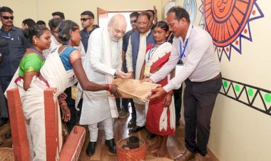 केन्द्रीय गृह एवं सहकारिता मंत्री अमित शाह ने आज छत्तीसगढ़ के बस्तर में शहीद वीर गुण्डाधुर सेवा डेरा जन सुविधा केन्द्र का शुभारंभ किया