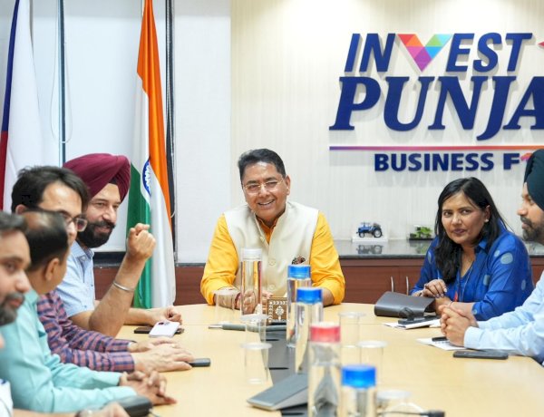 अमन अरोड़ा ने उद्योग एवं वाणिज्य मंत्री के रूप में पदभार संभाला