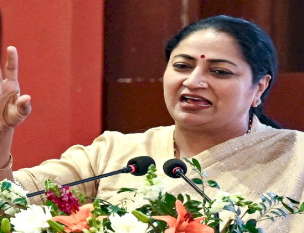 दिल्ली के CM ने सरकारी अधिकारियों को गाड़ियों का इस्तेमाल कम से कम करने का दिया निर्देश 