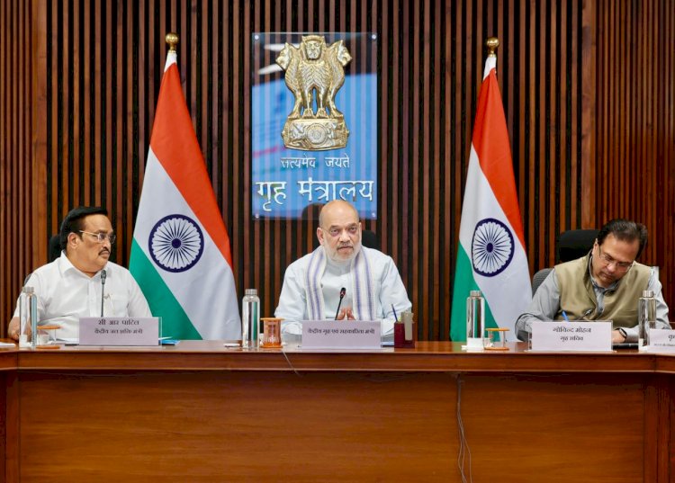 केन्द्रीय गृह एवं सहकारिता मंत्री अमित शाह ने नई दिल्ली में एक महत्वपूर्ण उच्च-स्तरीय बैठक में देश में संभावित बाढ़ और हीट वेव से निपटने की तैयारियों की व्यापक समीक्षा की