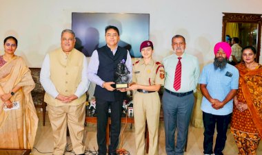 अमन अरोड़ा द्वारा एयर फोर्स अकादमी और एनडीए मेरिट सूची में शानदार उपलब्धियां हासिल करने वाली माई भागो प्रिपरेटरी इंस्टीट्यूट की महिला कैडेटों का सम्मान