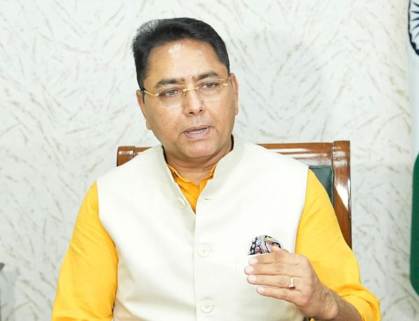 भगवंत मान सरकार, तुहाडे द्वार’ पहल के तहत 437 सरकारी सेवाएँ नागरिकों के घर-द्वार तक पहुँचीं, लंबित मामलों की दर घटकर 0.33 प्रतिशत हुई