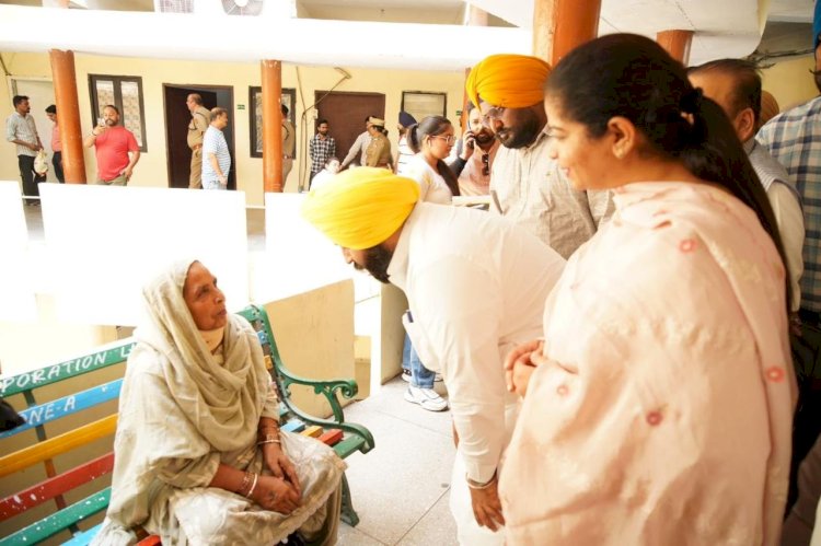 हरजोत सिंह बैंस की नगर निगम अधिकारियों को हिदायत – लुधियाना शहर को 30 जून तक सड़कों के गड्ढों और मैनहोल से मुक्त बनाया जाए