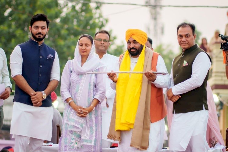 पारंपरिक राजनीतिक पार्टियाँ मुझे बदनाम करने के लिए धर्म का दुरुपयोग कर रही हैं, वे इस बात को हज़म नहीं कर पा रहीं कि आपका बेटा पंजाब में ईमानदारी से सरकार चला रहा है: मुख्यमंत्री भगवंत सिंह मान
